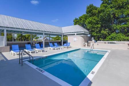 New Casa Caribe By Brightwild- Two-Story Condo Rooftop Pool Key West Extérieur photo